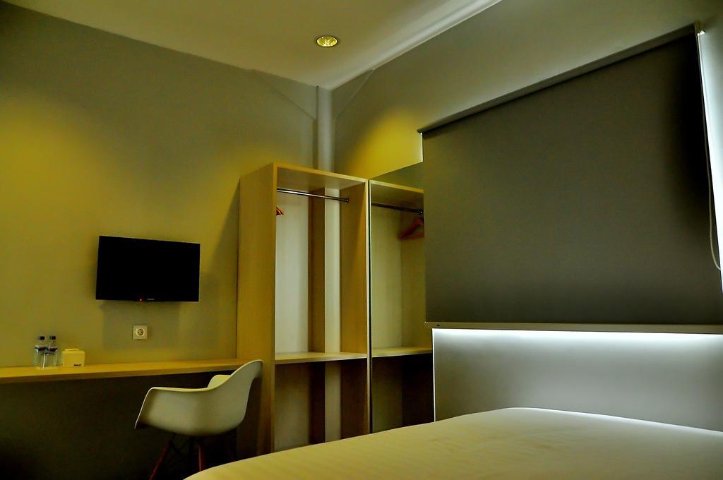 Summer Bed & Breakfast Banjarmasin  Δωμάτιο φωτογραφία